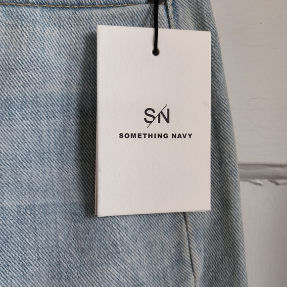 Something Navy High Rise Cigarette Ankle Jeans, Sz 4 - Picture 3 of 14